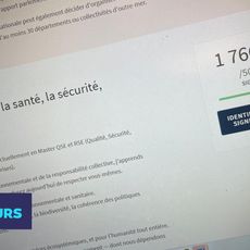 La p&eacute;tition contre la loi Duplomb a r&eacute;colt&eacute; 1,7 million de signatures, le 23 juillet 2025