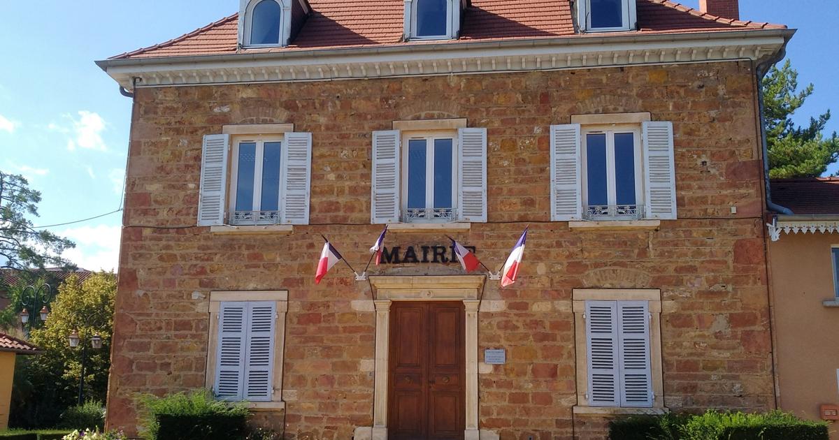 , Au nord de Lyon, le maire d&rsquo;un petit village du Beaujolais retrouve ses pneus crev&eacute;s chez lui