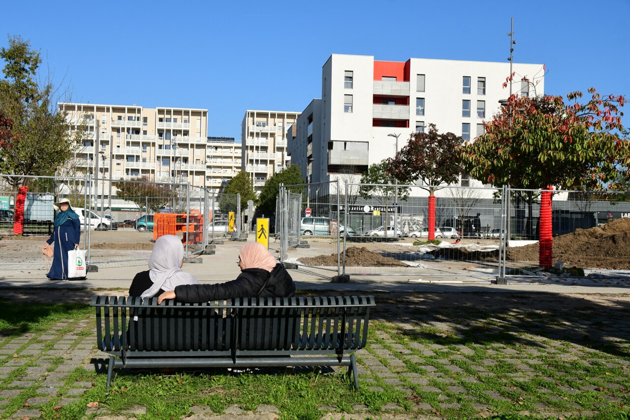 , Pr&egrave;s de Lyon. La police r&eacute;plique dans ce quartier touch&eacute; par l&rsquo;ins&eacute;curit&eacute;, les violences continuent