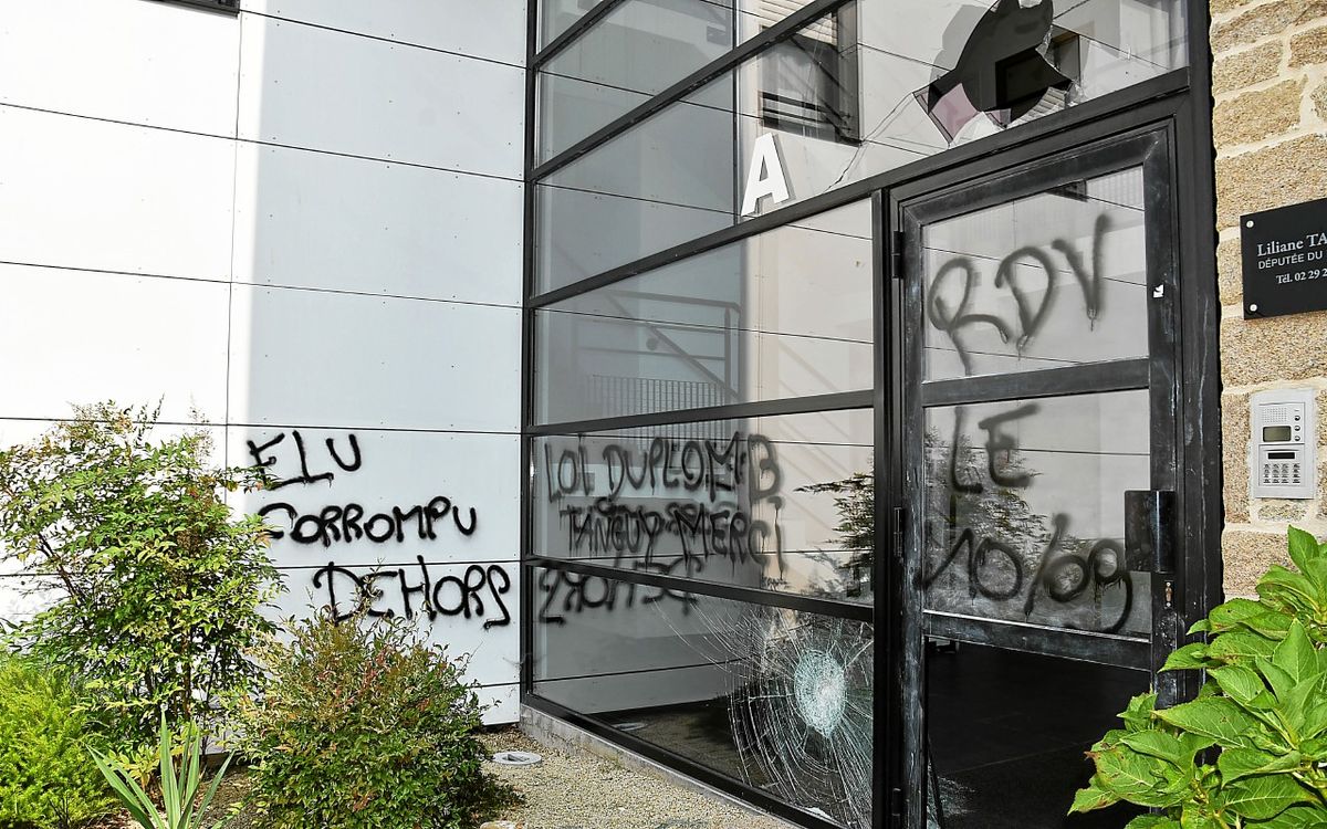, Vandalisme &agrave; la permanence de Liliana Tanguy, &agrave; Pont-l&rsquo;Abb&eacute; : &laquo; Rien ne justifie la violence contre une &eacute;lue