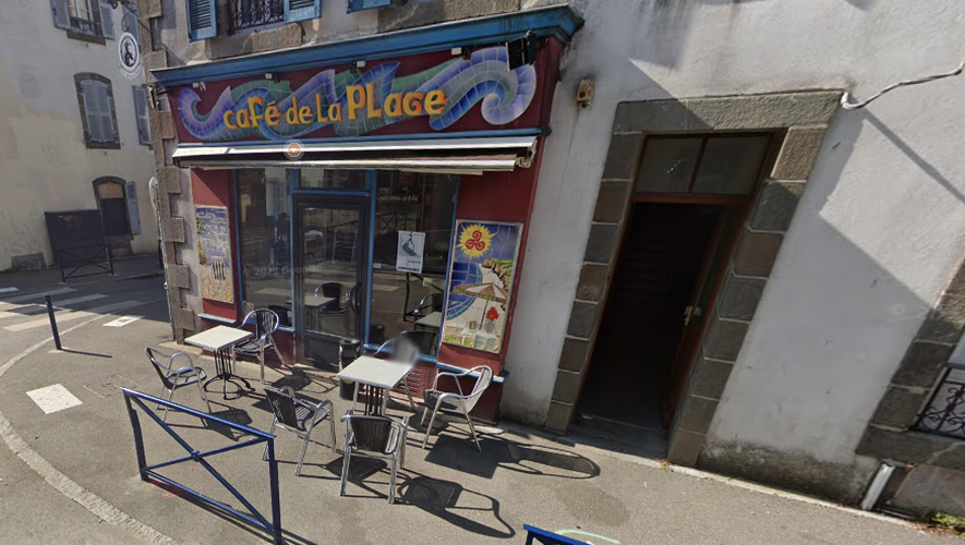 , Cagoules, battes de base-ball&hellip; un &laquo;&nbsp;groupuscule d&rsquo;extr&ecirc;me droite&nbsp;&raquo; m&egrave;ne un raid sur un bar, le maire d&eacute;nonce &laquo;&nbsp;des faits d&rsquo;une extr&ecirc;me gravit&eacute;&nbsp;&raquo;