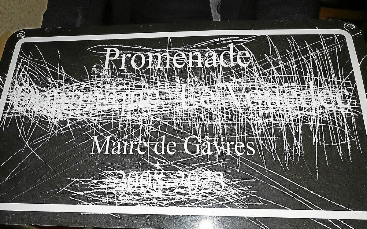 , Plaque vandalis&eacute;e &agrave; G&acirc;vres : &laquo; des actes indignes &raquo;, juge le groupe Lorient agglom&eacute;ration coop&eacute;ration terre-mer