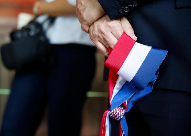 Une &eacute;charpe de maire, &agrave; Fontainebleau (Seine-et-Marne), en juin&nbsp;2025.