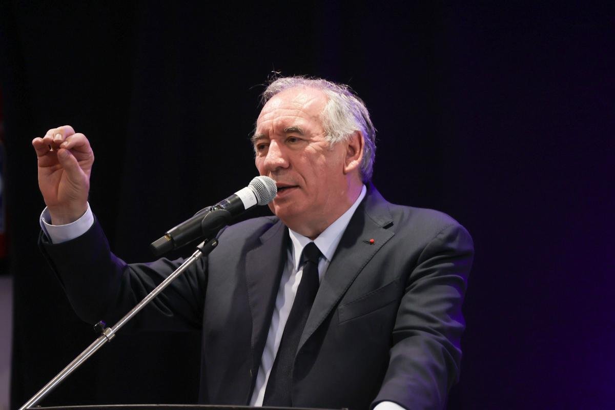 , Lettres anonymes d&rsquo;insultes envoy&eacute;es &agrave; Fran&ccedil;ois Bayrou &agrave; Pau : les policiers d&eacute;masquent l&rsquo;auteur en Bretagne