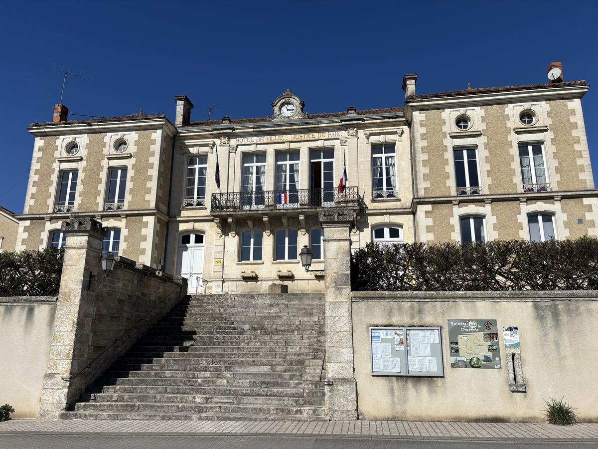 , Saint-Amant-de-Boixe : des &eacute;lus ruraux pour lutter contre les in&eacute;galit&eacute;s