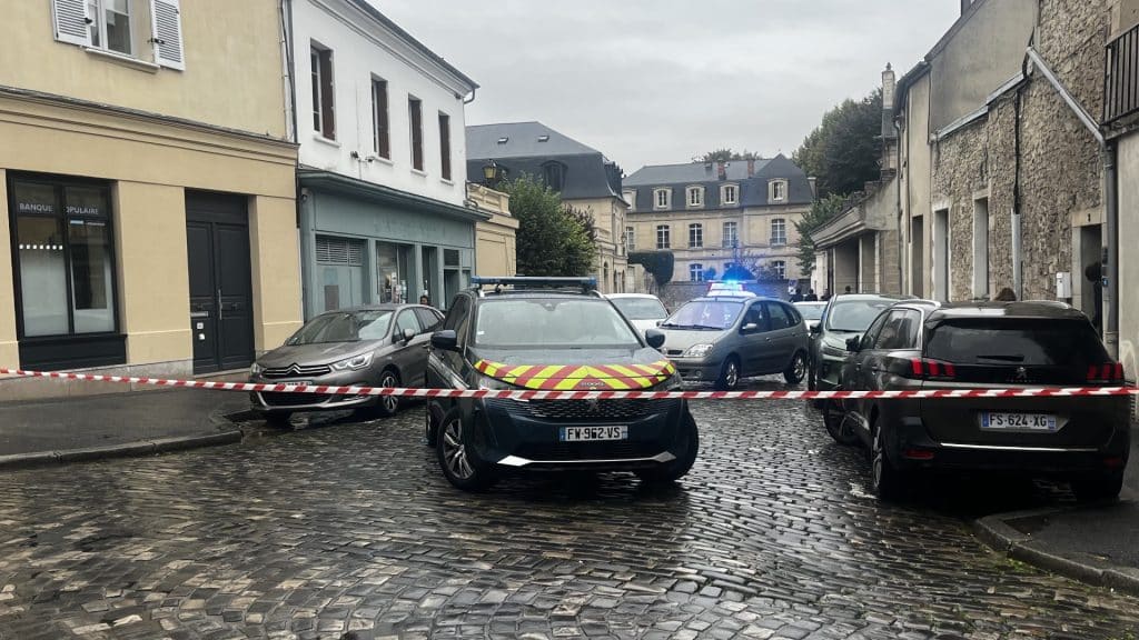 , Un adolescent poignard&eacute; au cou en plein centre ville de Senlis
