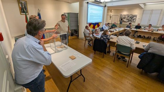 Le vote s'est d&eacute;roul&eacute; &agrave; bulletin secret, sur demande de l'opposition municipale. Mais aucune d&eacute;fection n'est apparue au sein de la majorit&eacute;.
