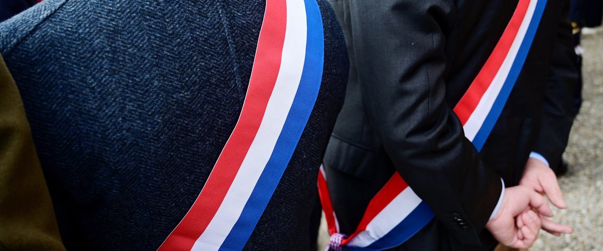 , Il avait crach&eacute; au visage de la maire de sa commune : le quadrag&eacute;naire condamn&eacute; &agrave; de la prison ferme