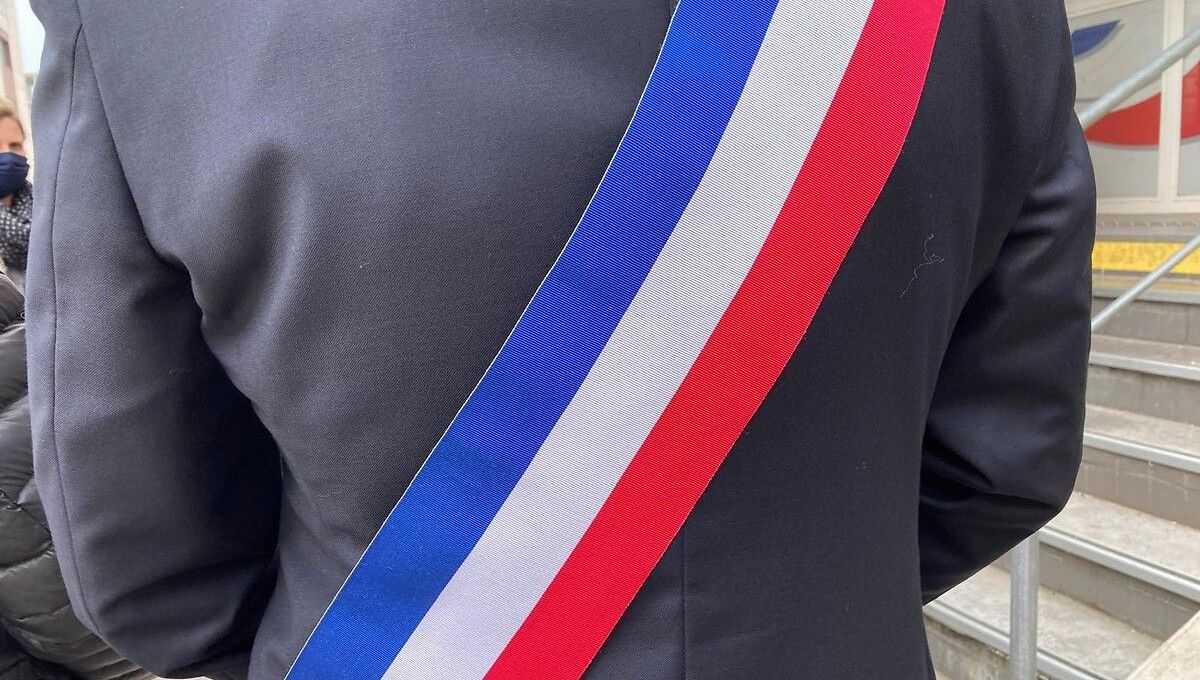 , Puy-de-D&ocirc;me : le maire de Coudes, Laurys le Marrec, agress&eacute; dans sa mairie par un habitant alcoolis&eacute;