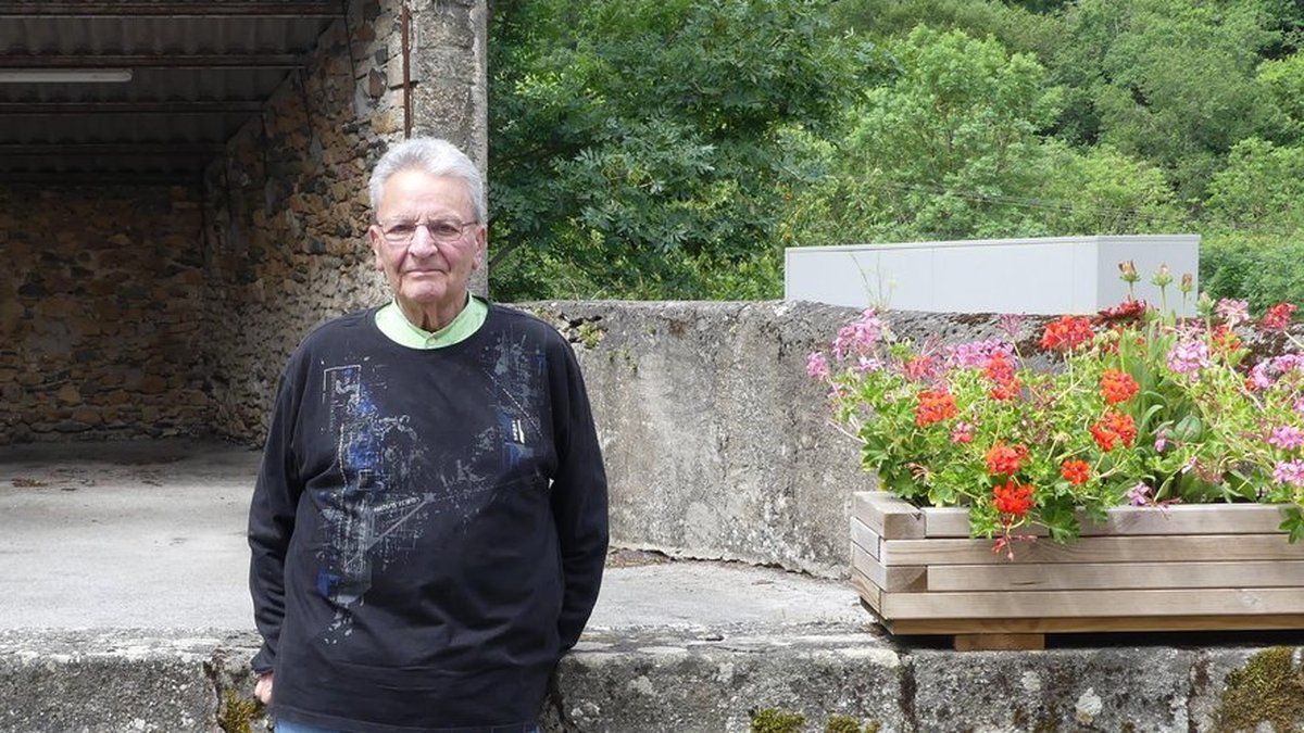 , &laquo;&nbsp;&Agrave; sa place, j&rsquo;aurais bien offert la douzaine !&nbsp;&raquo; : un maire de l&rsquo;Aveyron apporte son soutien &agrave; l&rsquo;agresseur de Jordan Bardella