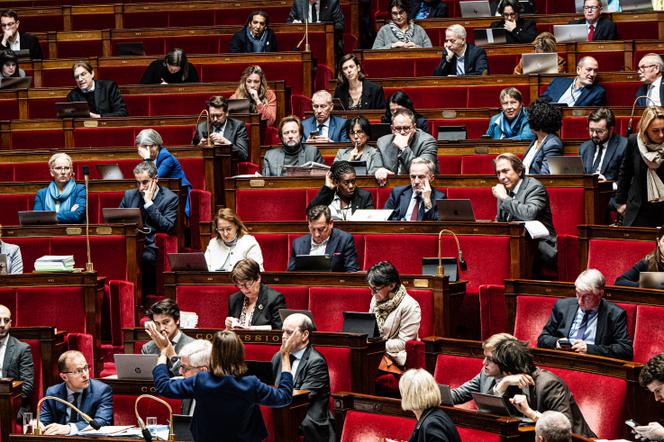 A l&rsquo;Assembl&eacute;e nationale, &agrave; Paris, le 5&nbsp;d&eacute;cembre&nbsp;2025.