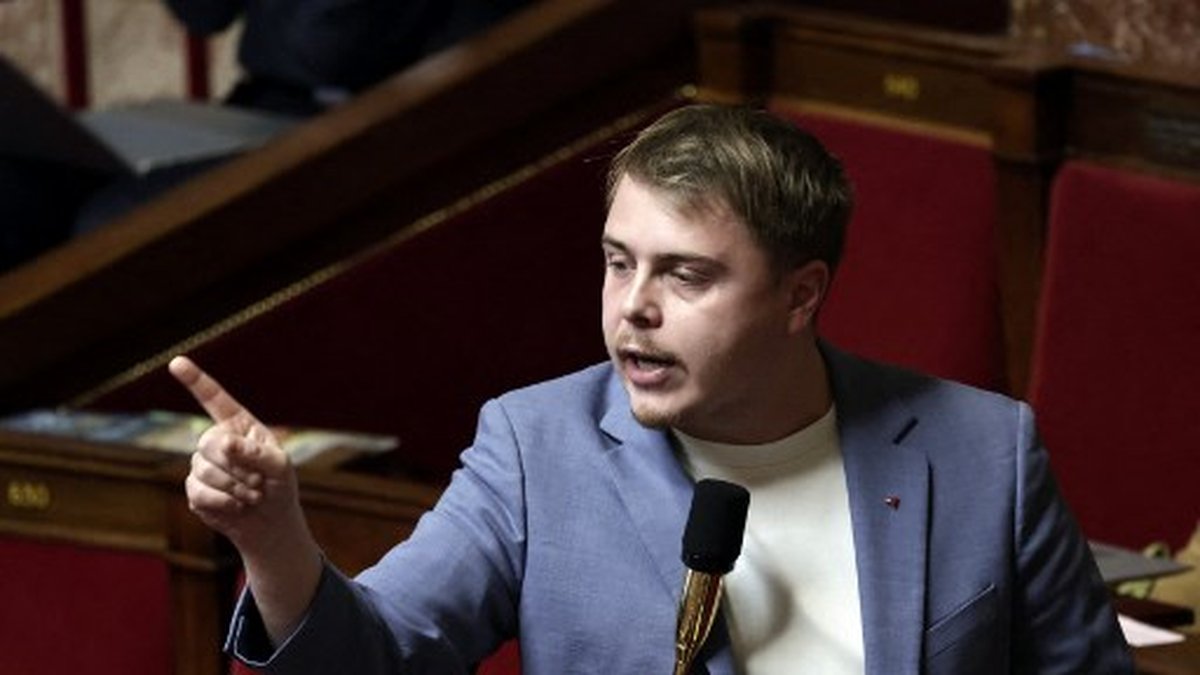 , Face &agrave; une &laquo;&nbsp;provocation&nbsp;&raquo; de Louis Boyard, un &eacute;lu de Villeneuve-Saint-Georges tente de le frapper en plein conseil municipal