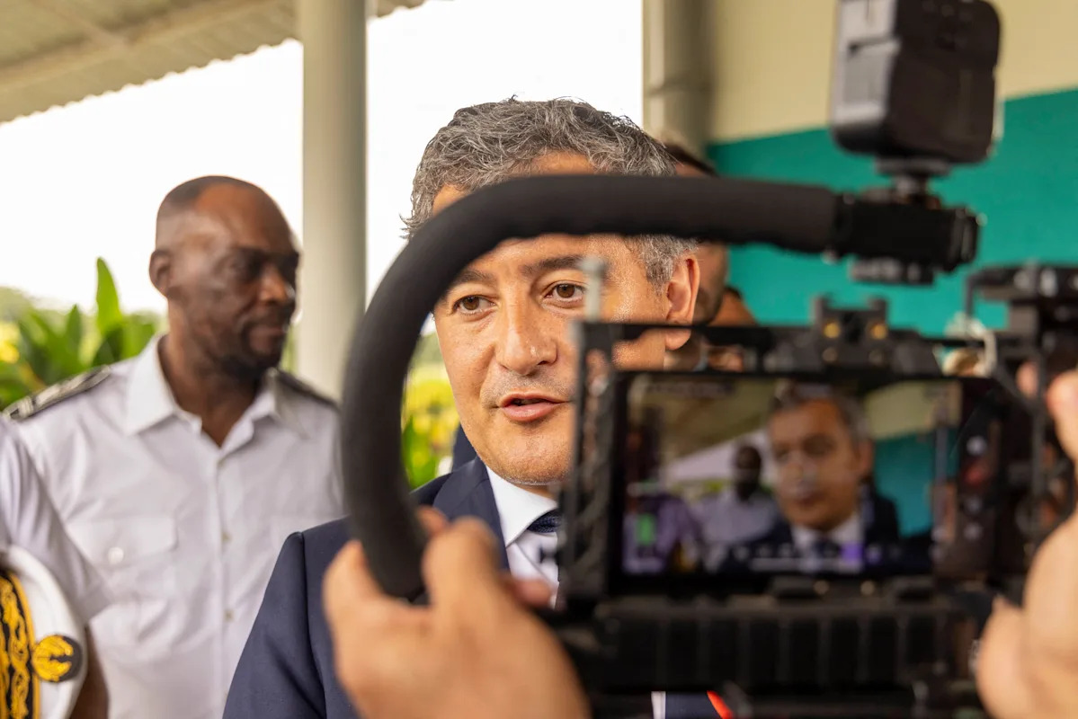 , G&eacute;rald Darmanin accus&eacute; d&rsquo;avoir insult&eacute; un journaliste d'&nbsp;&raquo;idiot&nbsp;&raquo;, les syndicats s&rsquo;insurgent
