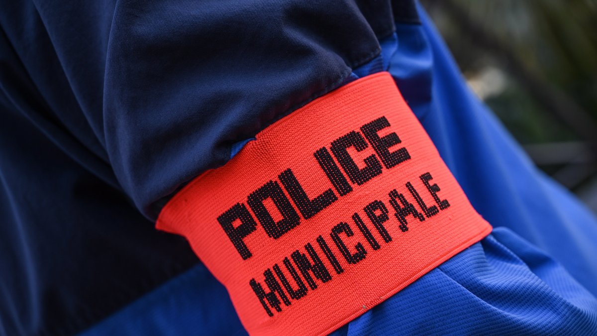 , L&rsquo;&eacute;l&egrave;ve arrive en retard, sa m&egrave;re agresse cinq personnes et un policier : il s&rsquo;agit de l&rsquo;agression &laquo;&nbsp;la plus violente en 10 ans dans une &eacute;cole de la ville&nbsp;&raquo; selon le maire