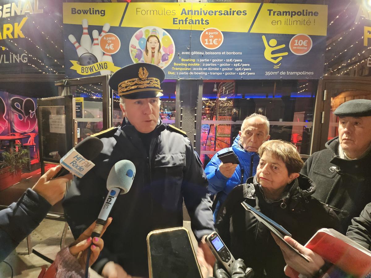 Jean Salomon, pr&eacute;fet des Hautes-Pyr&eacute;n&eacute;es (&agrave; gauche), et Andr&eacute;e Doubr&egrave;re, nouvelle maire de Tarbes, ont annonc&eacute; de nouvelles mesures de s&eacute;curit&eacute; pour le quartier festif de l&rsquo;Arsenal.