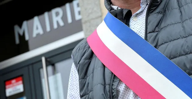 photo le conseiller d&eacute;partemental, christophe langou&euml;t demande un v&eacute;ritable statut local de l&rsquo;&eacute;lu et plus de protection apr&egrave;s l&rsquo;agression du maire de quelaines-saint-gault lors de la d&eacute;construction de l&rsquo;&eacute;glise (photo d&rsquo;illustration). &copy; jo&euml;l le gall / ouest-france 
