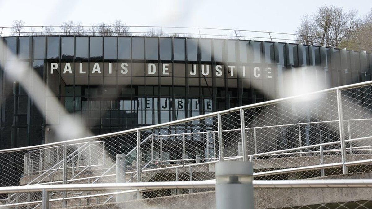 , &laquo;&nbsp;T&rsquo;es pas chez toi ici&nbsp;&raquo; : un simple contr&ocirc;le d&rsquo;adressage d&eacute;g&eacute;n&egrave;re, un habitant ass&egrave;ne &laquo;&nbsp;une pichenette&nbsp;&raquo; &agrave; l&rsquo;arri&egrave;re de la t&ecirc;te d&rsquo;un &eacute;lu