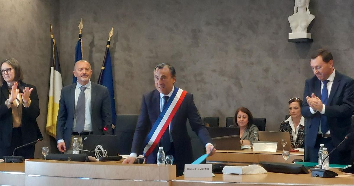 , Affaire des insultes et des menaces &agrave; Arcachon : le maire &eacute;lu sous les applaudissements