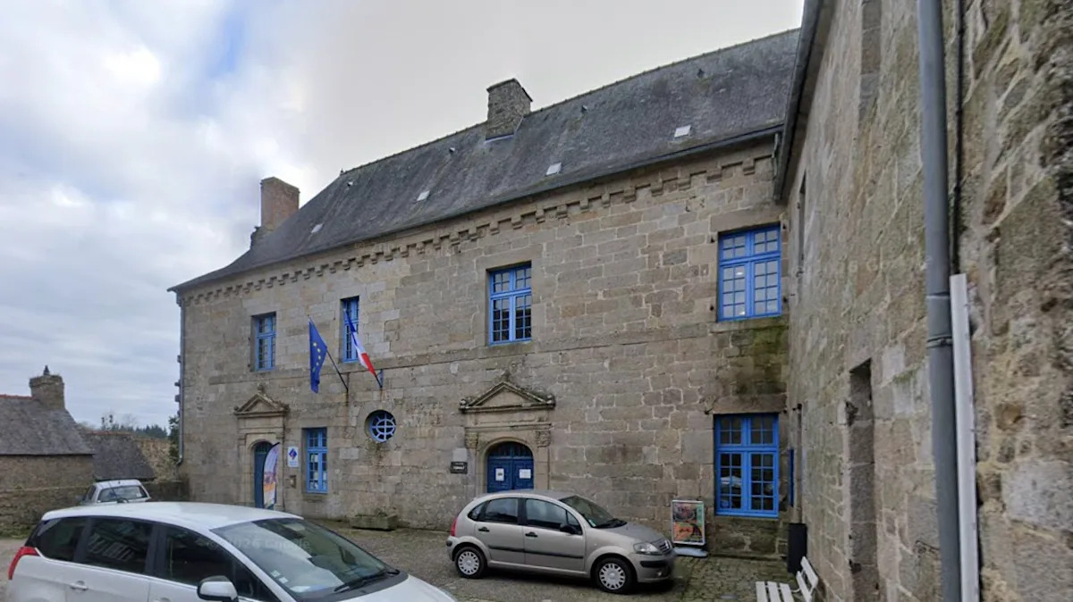 , Attaqu&eacute;, ce maire &eacute;lu au premier tour d&eacute;missionne moins de deux semaines plus tard