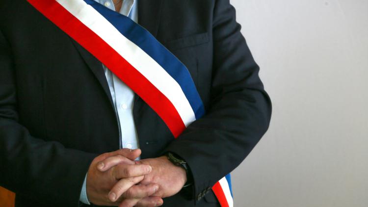 , Insultes et menaces : le maire d’Arcachon «regrette» mais dénonce «un coup monté»