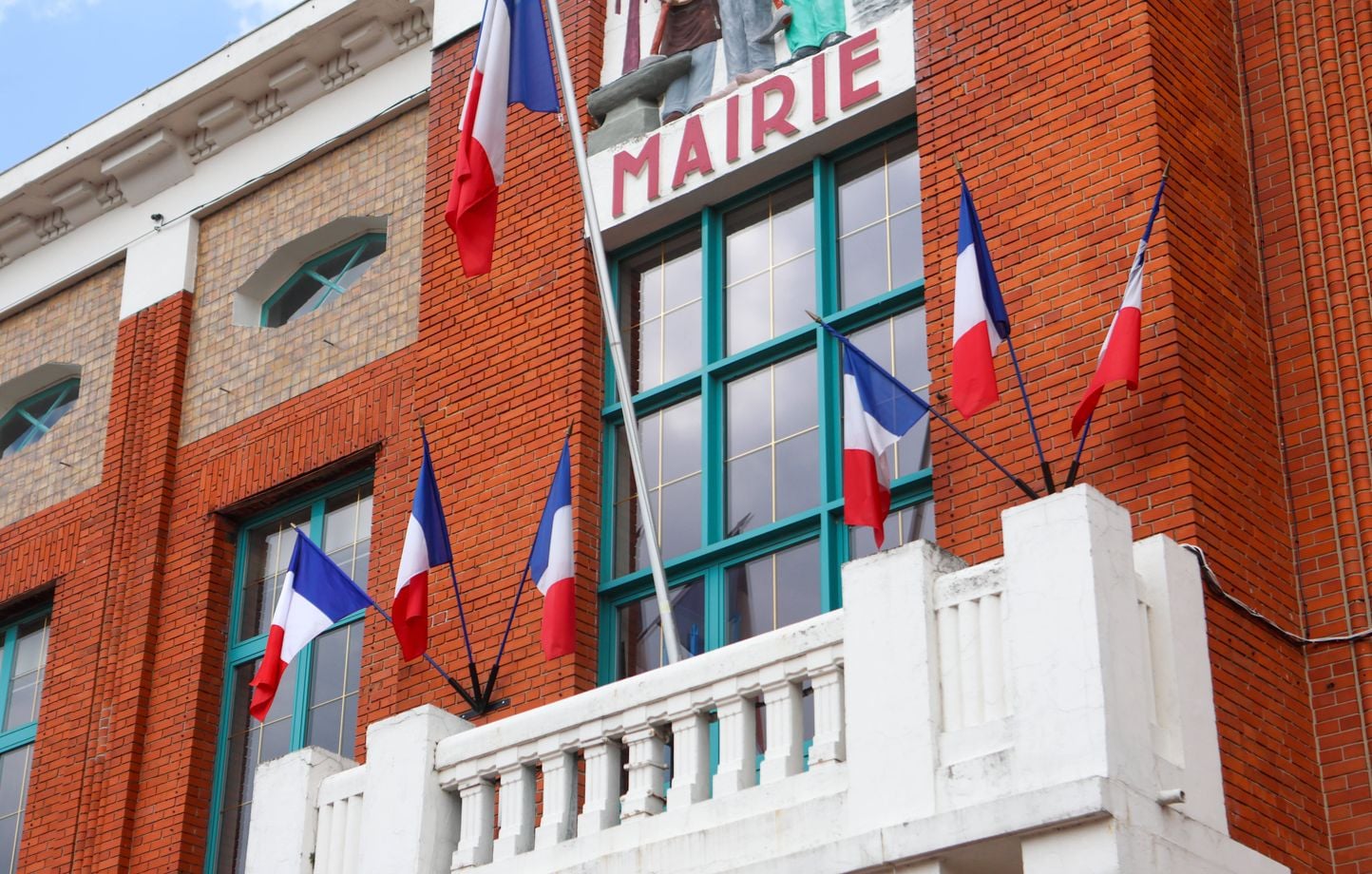 , Nord : Le maire de Waziers frapp&eacute; au visage et &agrave; l&rsquo;&eacute;paule en marge d&rsquo;une c&eacute;r&eacute;monie du 8-mai