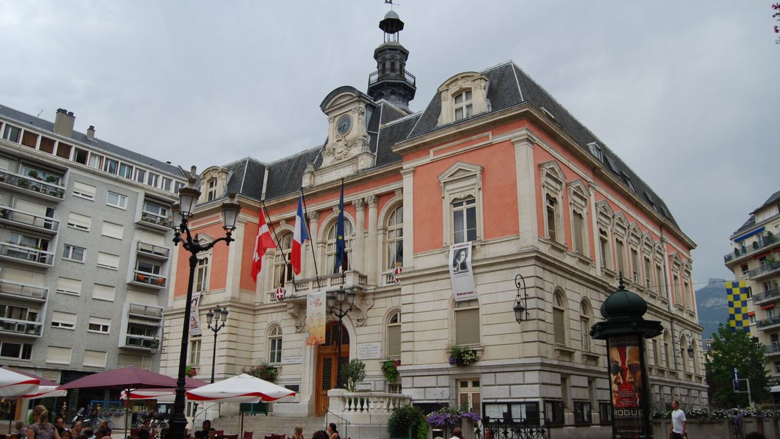 , « Connard ! » : micro ouvert, le maire de Chambéry insulte un élu de l’opposition en plein conseil municipal