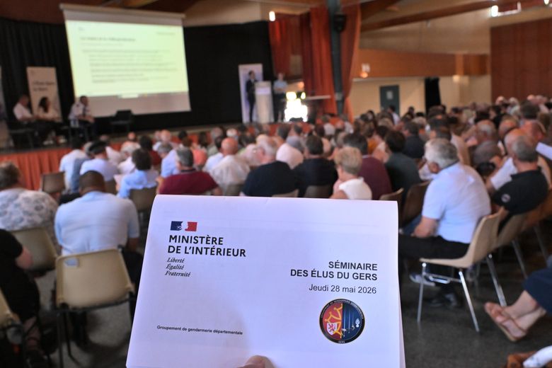 Le colonel de la gendarmerie de Laforcade a réuni 200 maires à Gimont, auprès de la procureure Meyer et du préfet Castanier, pour parler de sécurité.