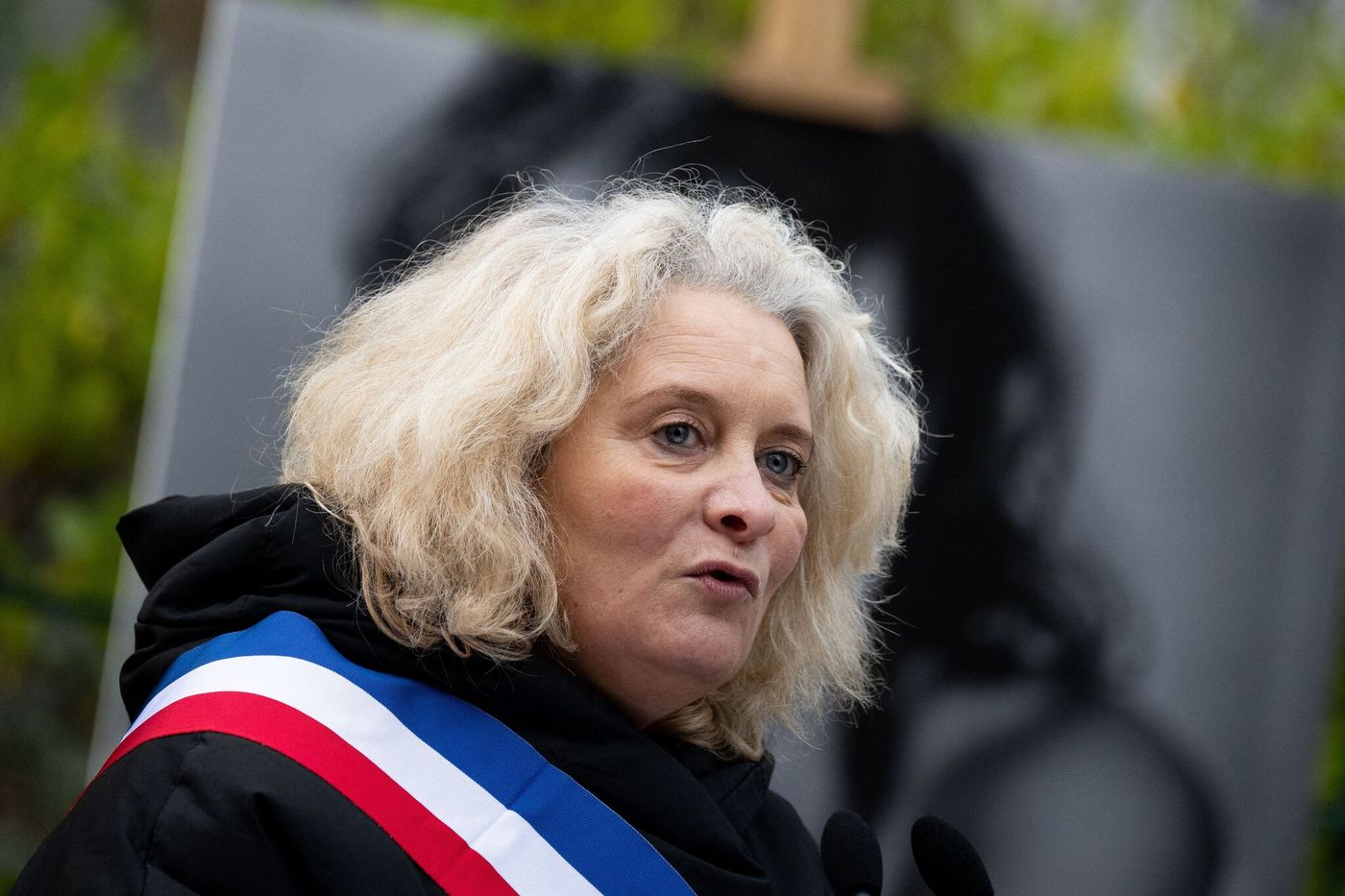 , La maire du 10e arrondissement de Paris agressée par des « militants intégristes d’extrême droite »
