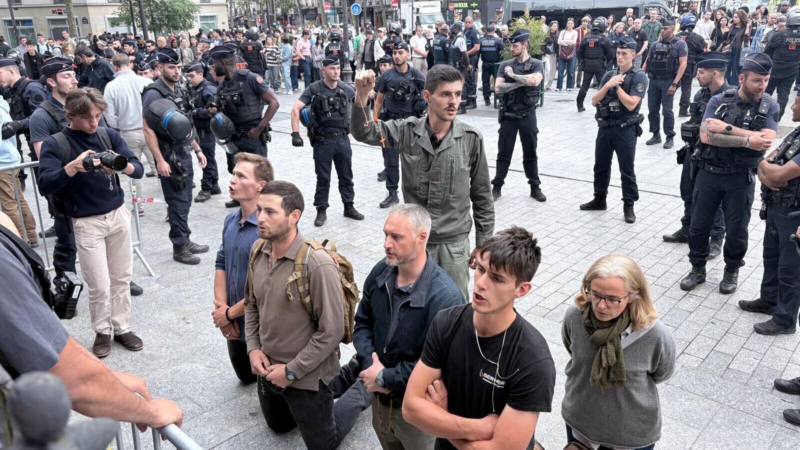 , Nuit Blanche à Paris : la maire du Xe agressée à l’entrée d’une église, la Ville accuse des militants d’extrême droite