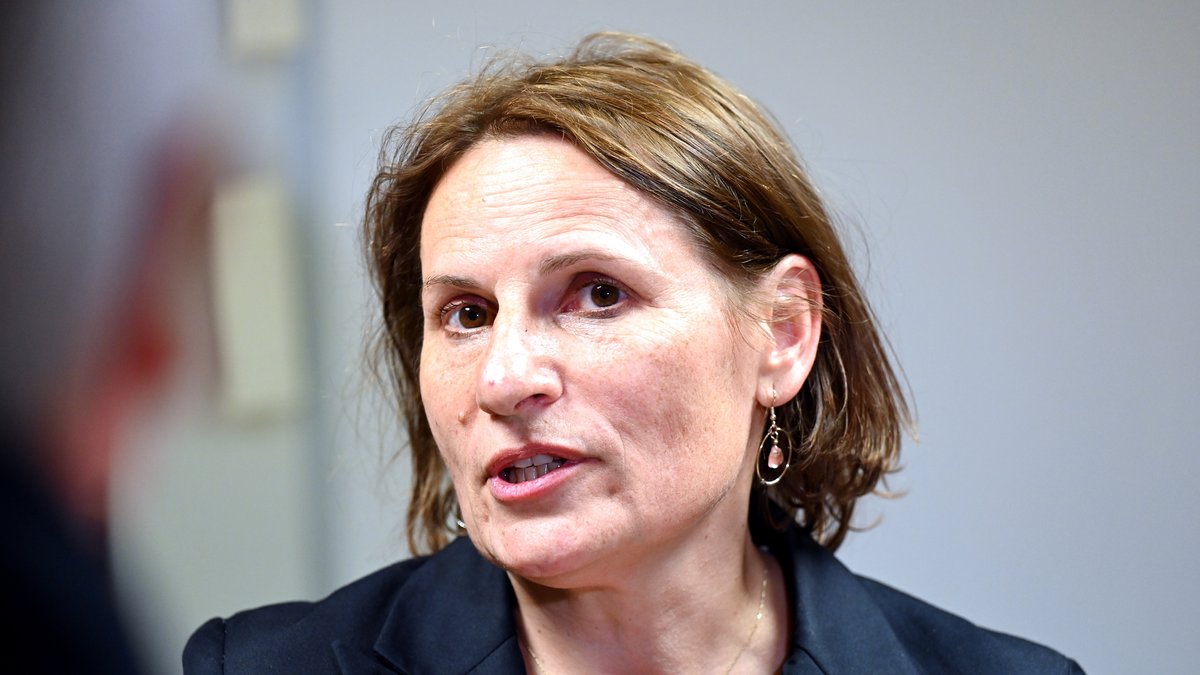 , R&Eacute;ACTIONS. &laquo;&nbsp;Acte inacceptable&nbsp;&raquo;, &laquo;&nbsp;la R&eacute;publique doit tenir debout&nbsp;&raquo; : apr&egrave;s l&rsquo;agression du maire de Valence-d&rsquo;Agen, des politiques au soutien