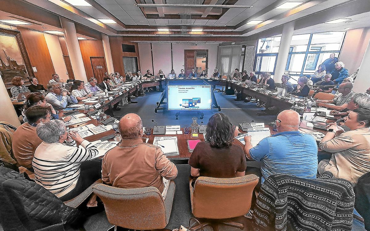 , &Agrave; Concarneau, l&rsquo;opposition appelle &agrave; la d&eacute;mission du maire Quentin Le Gaillard
