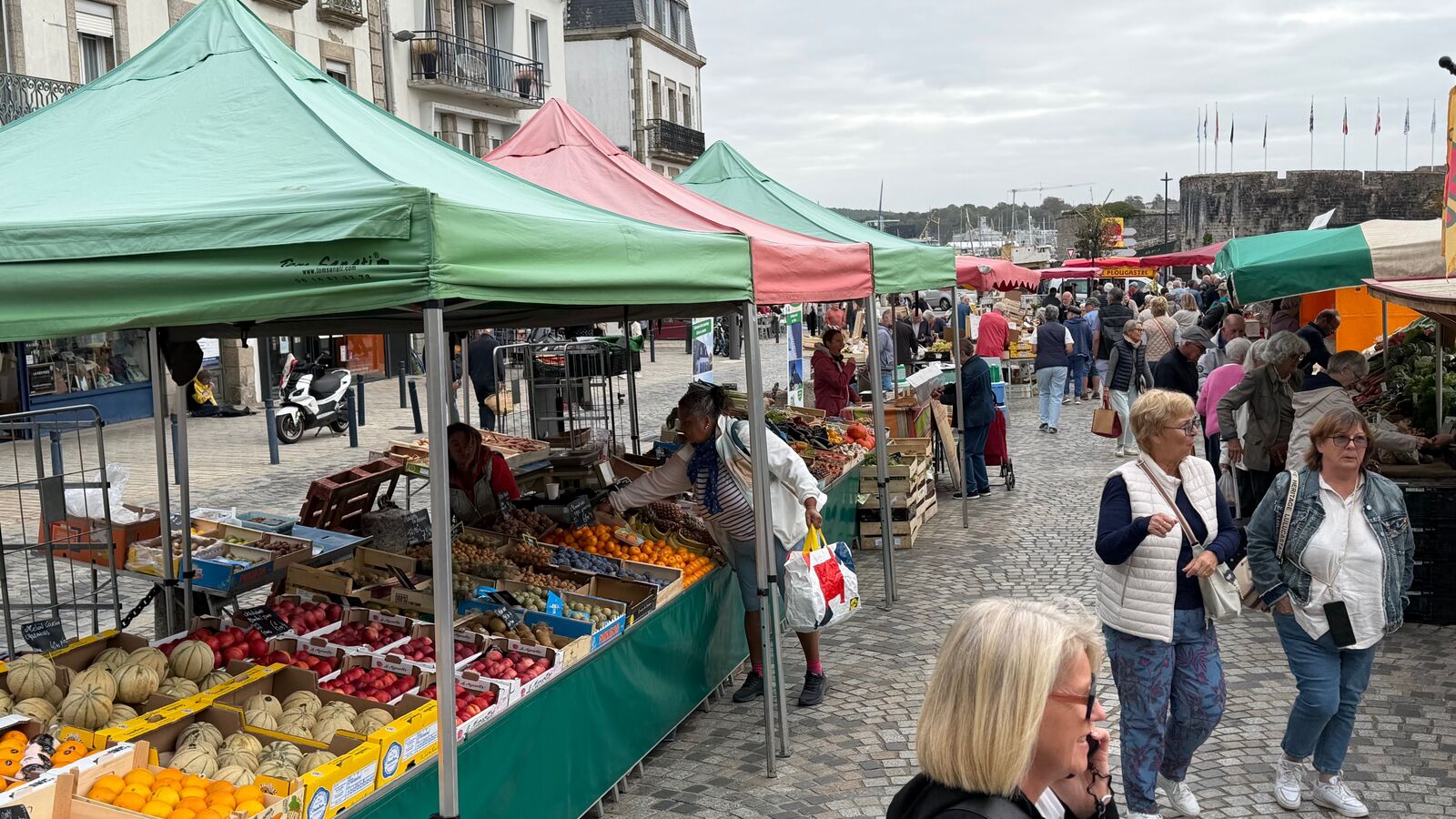 , « Même si la justice rend un non-lieu, il sera grillé » : à Concarneau, la garde à vue du maire agite les discussions