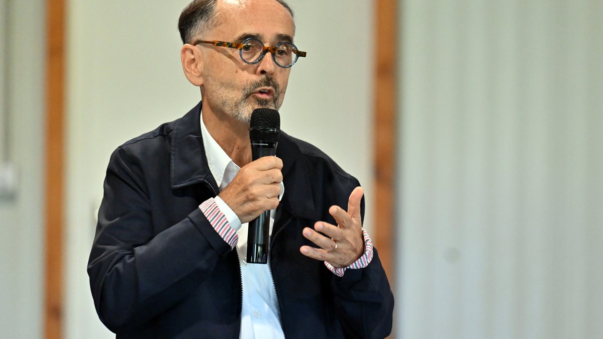 , Robert M&eacute;nard : le maire de B&eacute;ziers r&eacute;veille un homme ivre dans la rue, l&rsquo;individu l&rsquo;insulte plusieurs fois et finit en prison