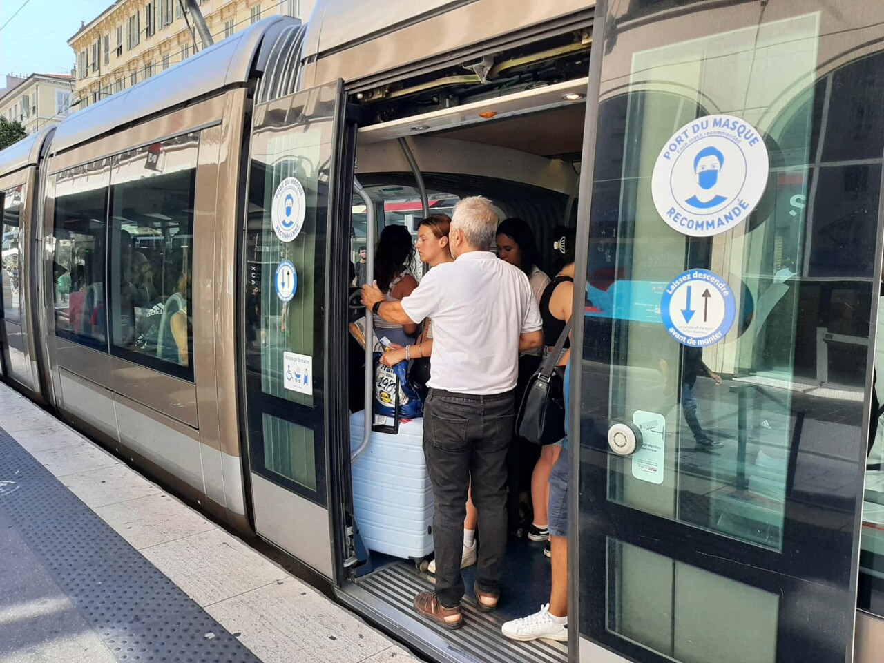 , Une ado de 16 ans victime d&rsquo;une agression sexuelle dans le tramway &agrave; Nice