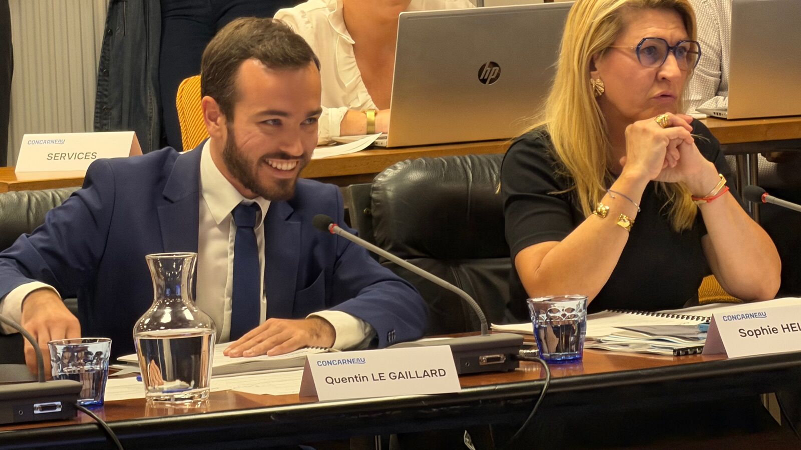 , « Quand le bateau tangue, le capitaine tient la barre » : le maire de Concarneau annonce ne pas démissionner