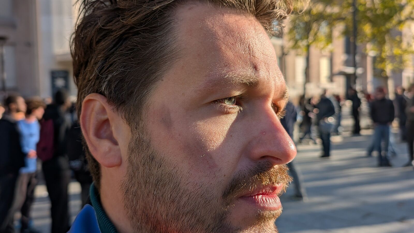 , « Un policier s’en est donné à cœur joie sur mon visage » : un élu parisien accuse un agent de l’avoir frappé